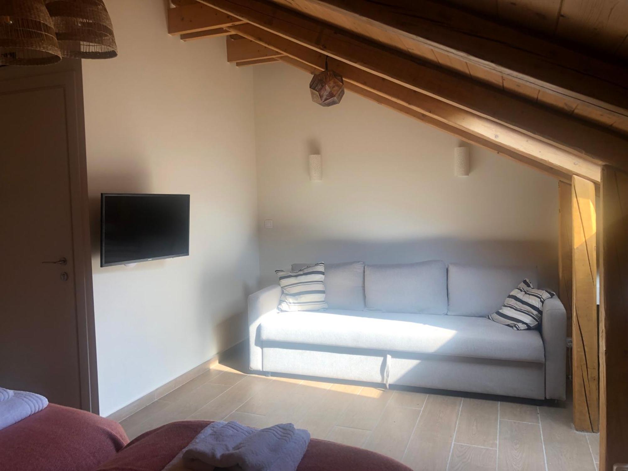 Epoches Luxury Suites Karpenísion Extérieur photo