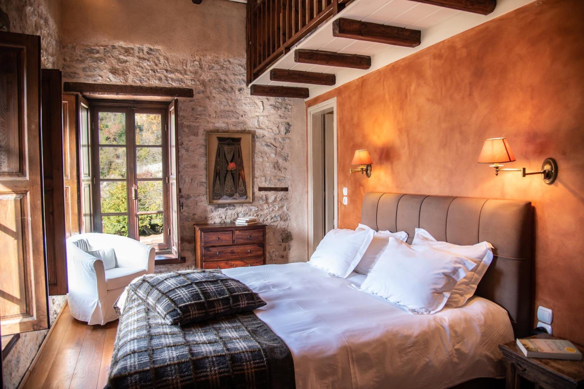 Epoches Luxury Suites Karpenísion Extérieur photo