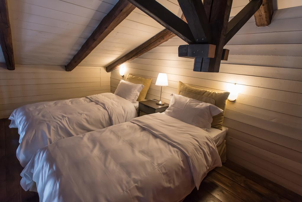 Epoches Luxury Suites Karpenísion Chambre photo