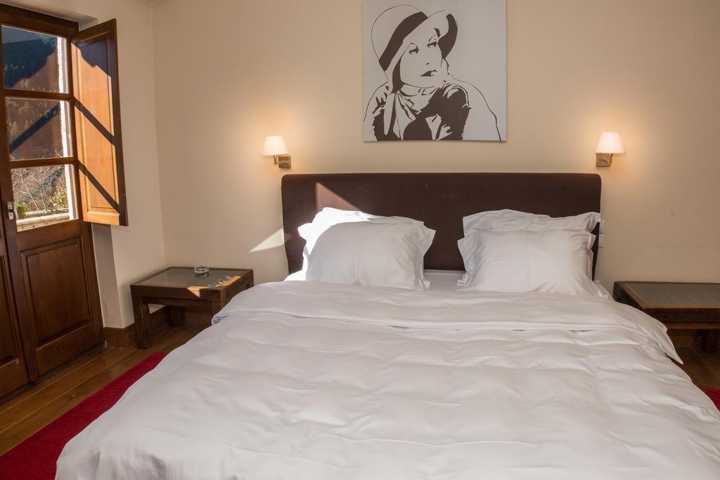 Epoches Luxury Suites Karpenísion Extérieur photo
