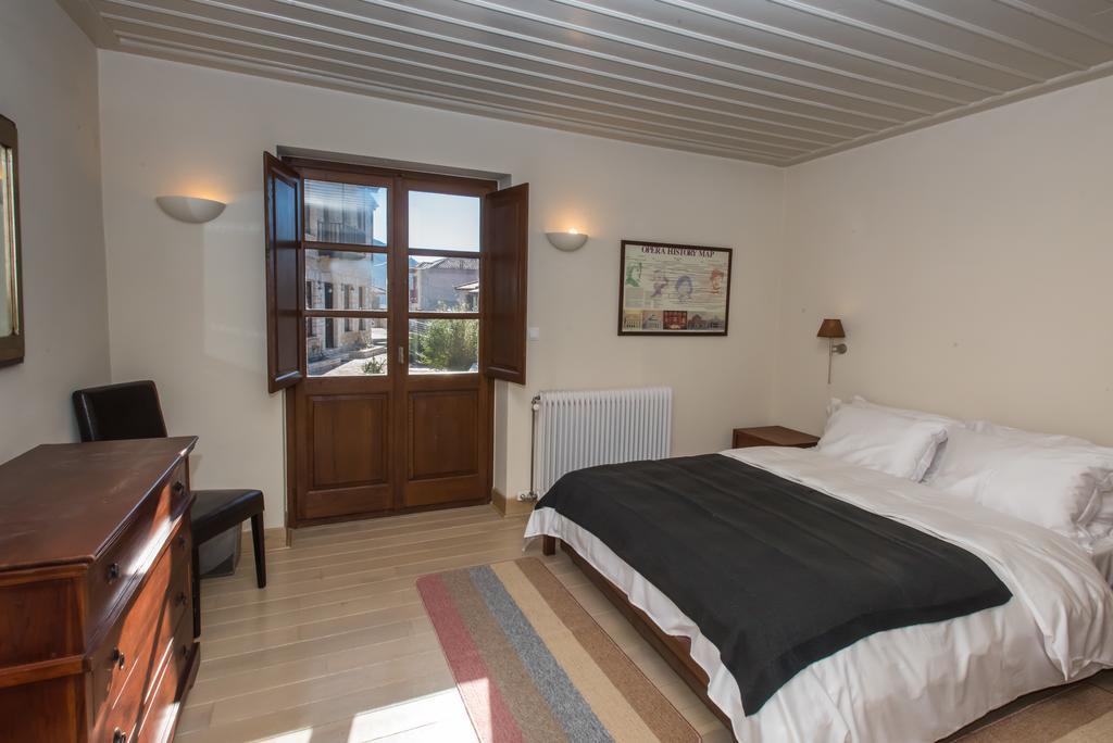 Epoches Luxury Suites Karpenísion Extérieur photo
